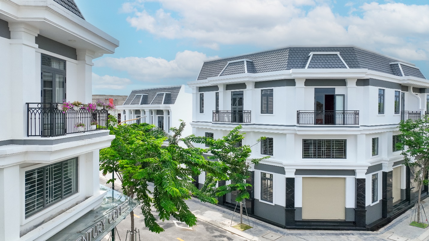 Nhà phố Richland Residence được thiết kế theo phong cách kiến trúc châu Âu, khách hàng mua có thể nhận nhà ở ngay