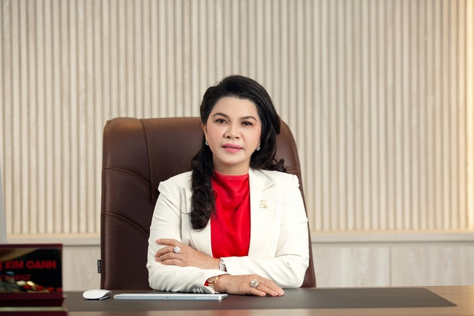 Bà Đặng Thị Kim Oanh: 