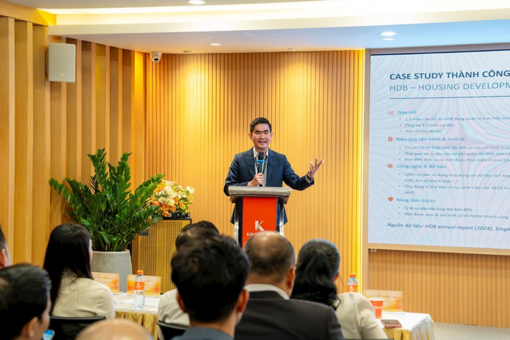 Ông Lê Xuân Vũ - đồng sáng lập AirCity chia sẻ về dự án tại sự kiện - Ảnh: DNCC