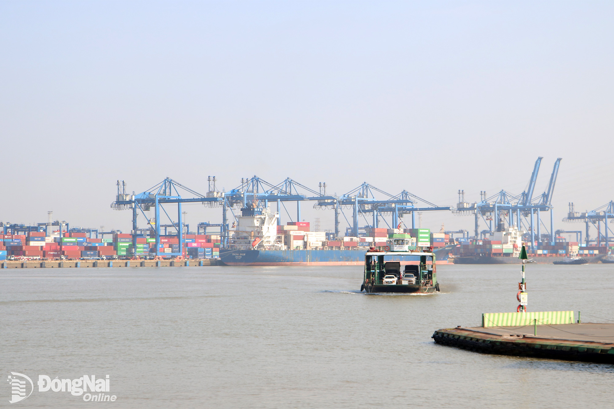 Cầu Cát Lái khi xây dựng xong sẽ tạo thuận lợi vận chuyển hàng hóa, đi lại của người dân giữa Đồng Nai và Thành phố Hồ Chí Minh. Ảnh: Phạm Tùng