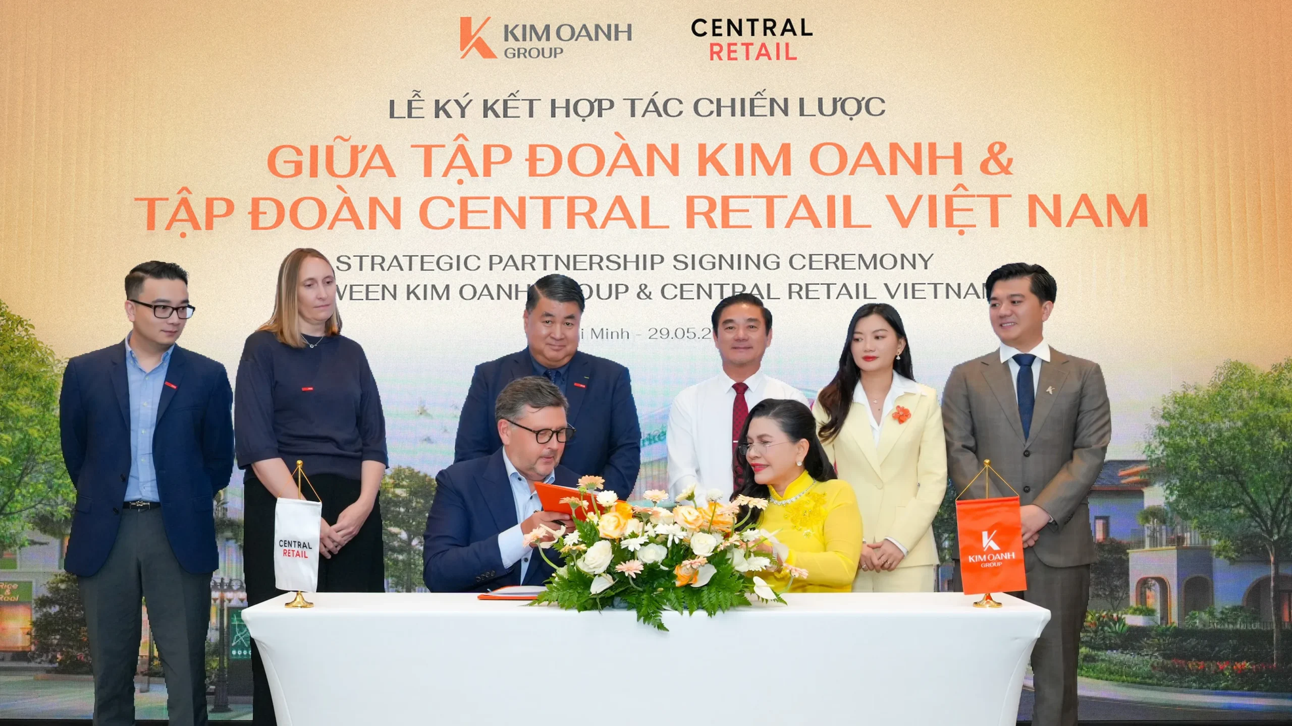 Đại diện Kim Oanh Group và Central Retail Việt Nam ký kết hợp tác chiến lược cùng phát triển hệ sinh thái thương mại – dịch vụ hiện đại tại các khu đô thị