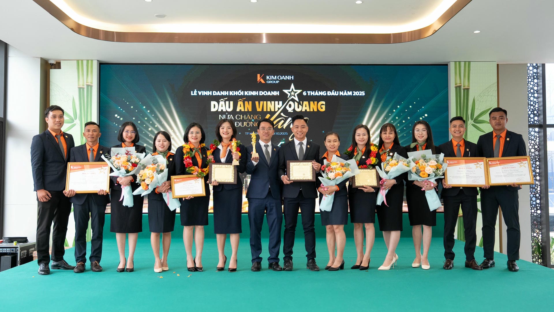 kim-oanh-group-ruc-ro-dau-an-nua-chang-duong-vang-nam-2025 (19)